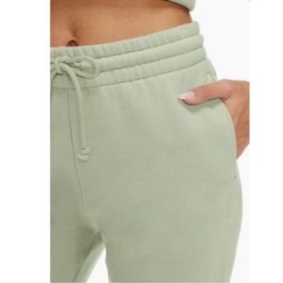 Aritzia TNA Cozy AF Sweatpants - Picture 6 of 10